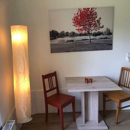 Ruhiges Apartment Mit Blick In Den Garten Alsdorf Exterior photo